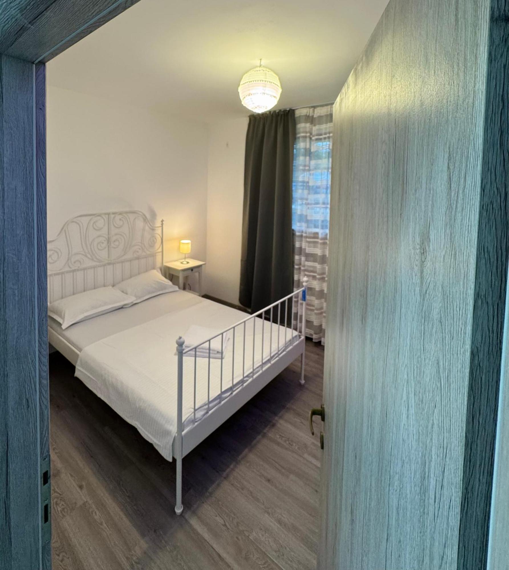 Apartment Solar D3, Private Parking, One Bedroom ブカレスト エクステリア 写真